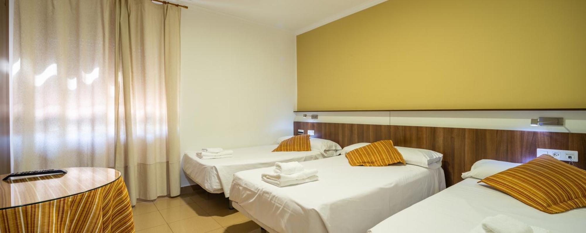 Hostal Valdepenas By Bossh Hotels מראה חיצוני תמונה