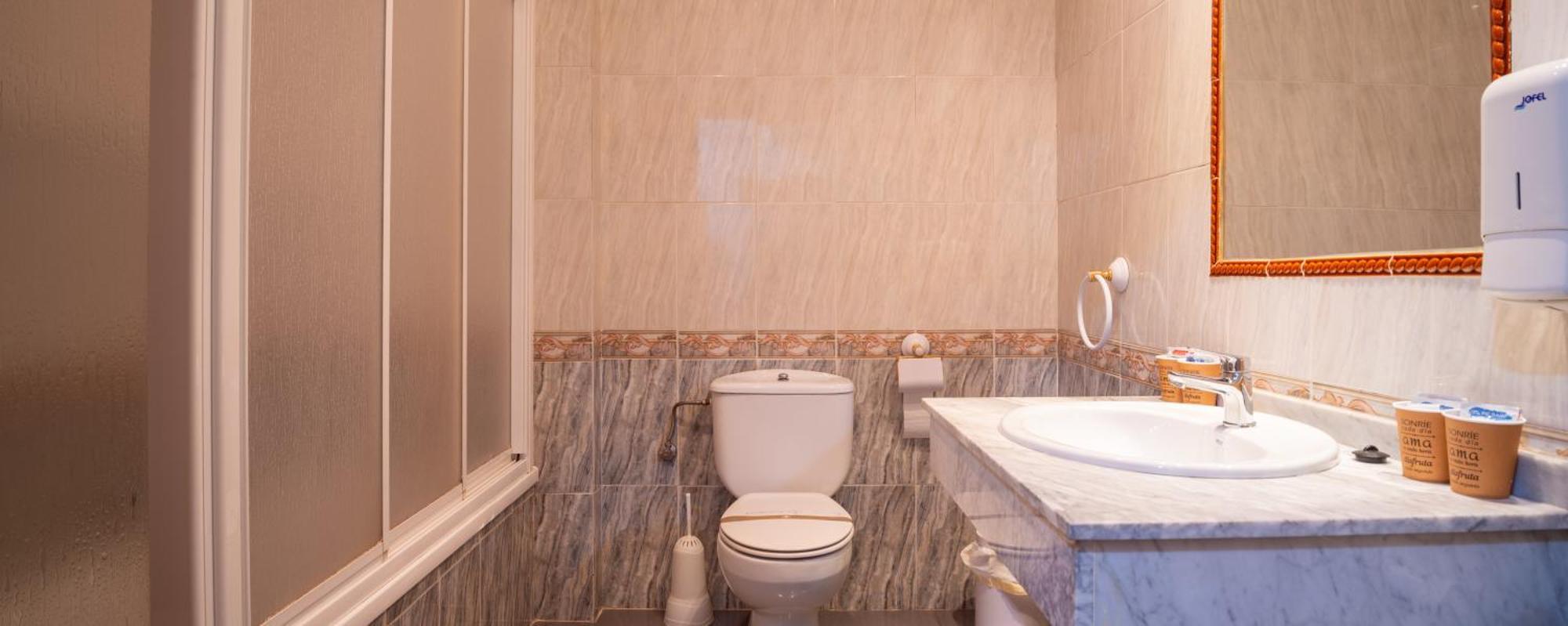 Hostal Valdepenas By Bossh Hotels מראה חיצוני תמונה